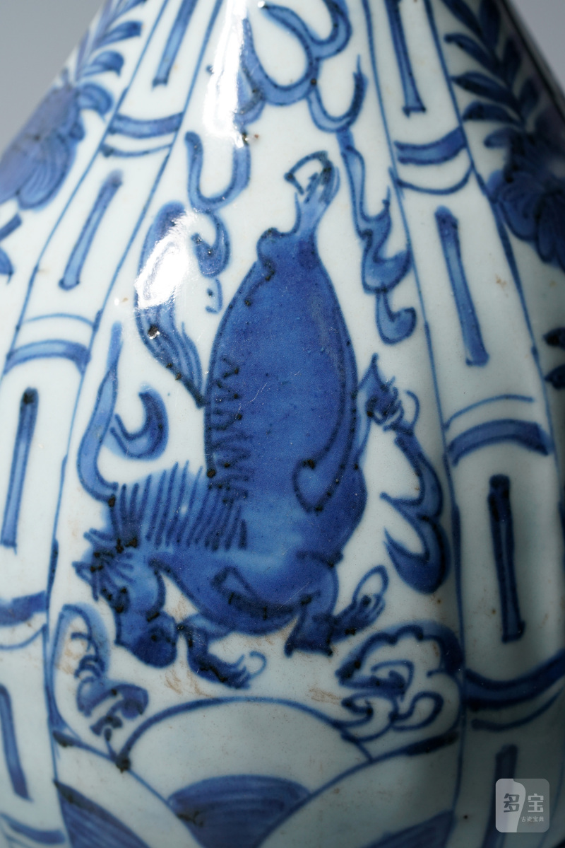 明万历 青花克拉克海马纹瓶 - 图10